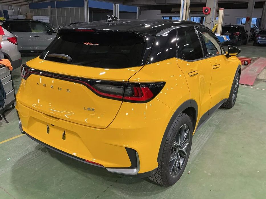 Lexus LBX Cool