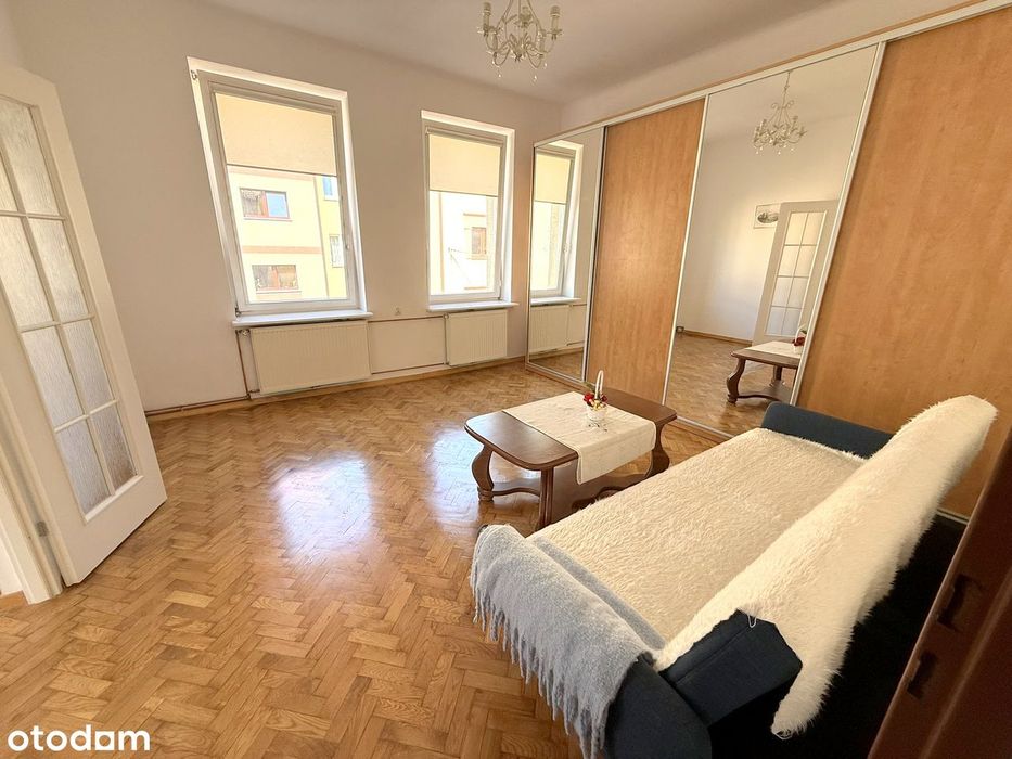 Dom z garażem w świetnej lokalizacji