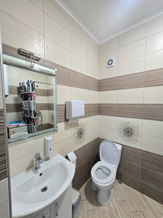 оренда приміщення Зелена. Нежитлове приміщення з євроремонтом.