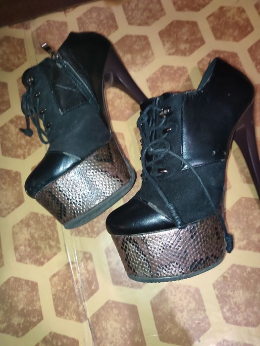 Туфлі жіночі, лабутени на високому каблучку