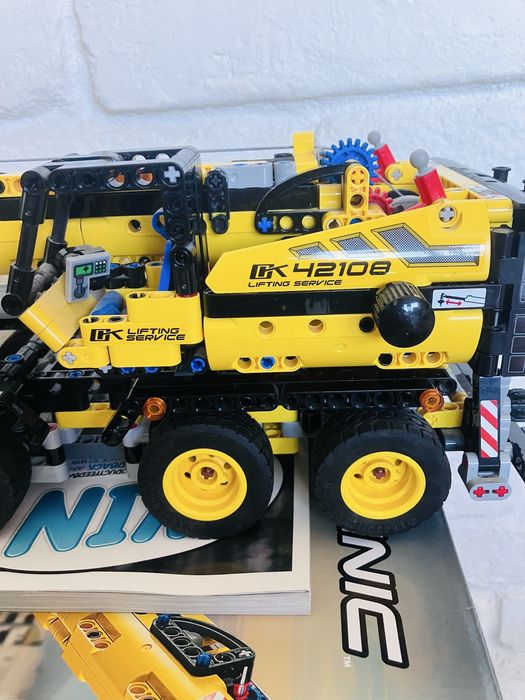 LEGO Technic 42108 Dźwig Mobilny Żuraw Samochód BOX Kompletny