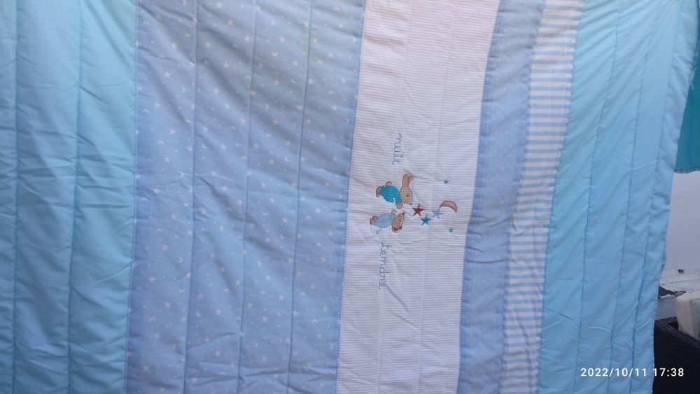 Edredon com  protetor grades e rolo