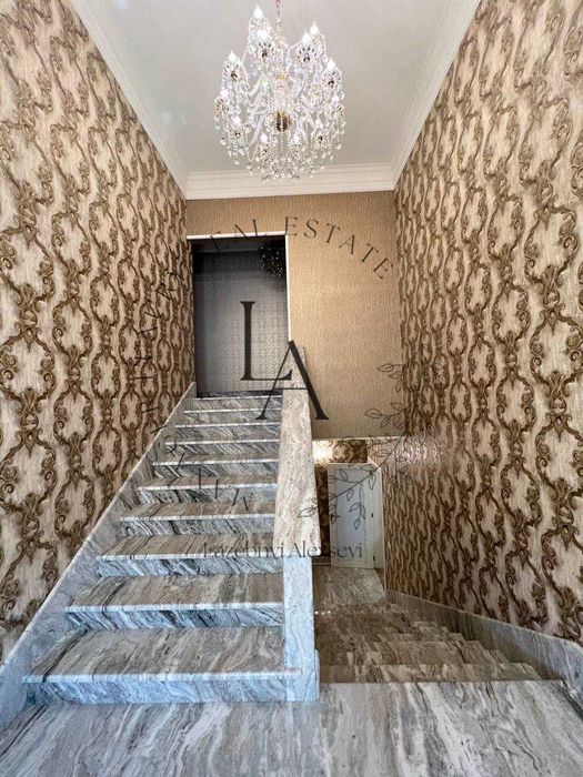 Новый Особняк Общая площадь 950м.Дом 577м.В самом Центре Козина.Без-%