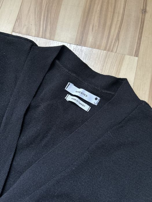 Czarna elegancka obcisła sukienka midi Reserved M L