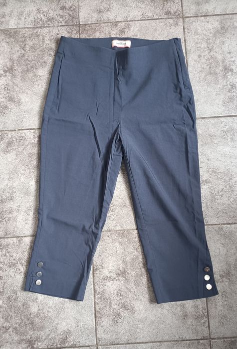 Elastyczne granatowe rybaczki. Women essenlials by Tchibo