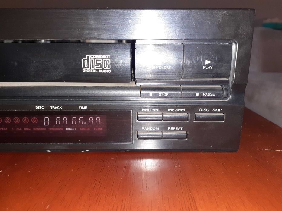 odtwarzacz płyt CD /5 płytowy/ marki DENON