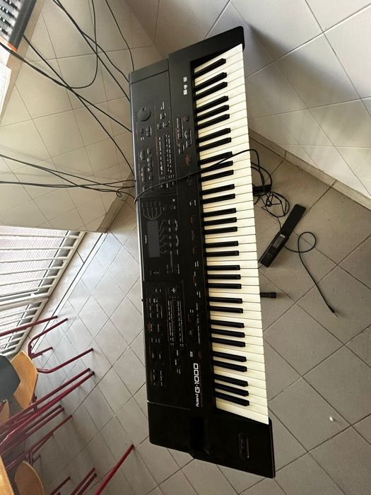 Piano Roland G-1000 USADO
