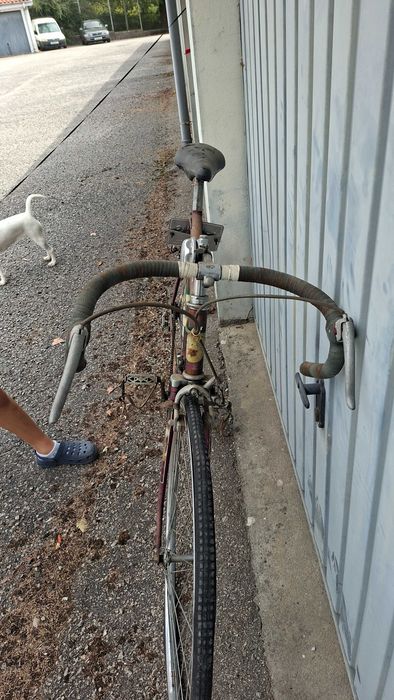 Bicicleta de corrida antiga anos 60/70 para restauro