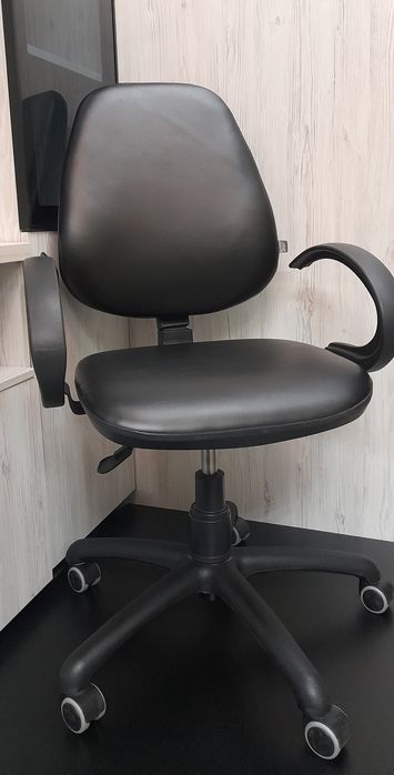 Компютерні крісла, стільці