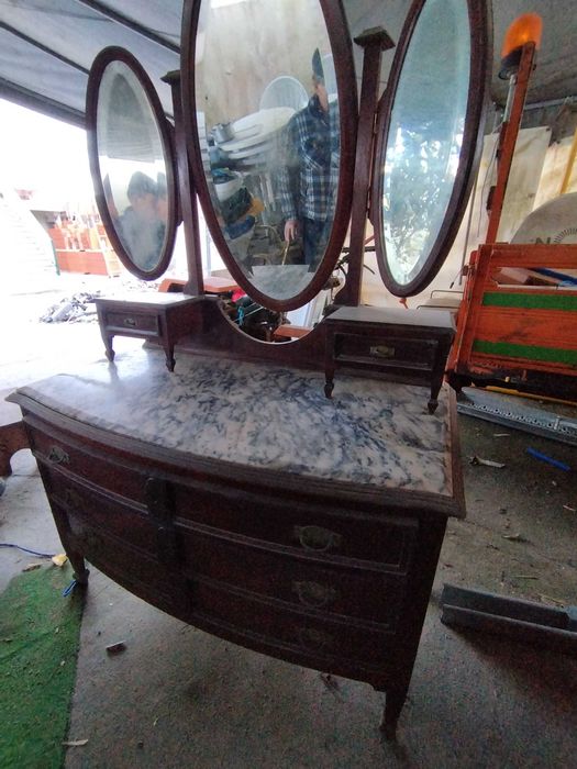 Cómoda para antiquário