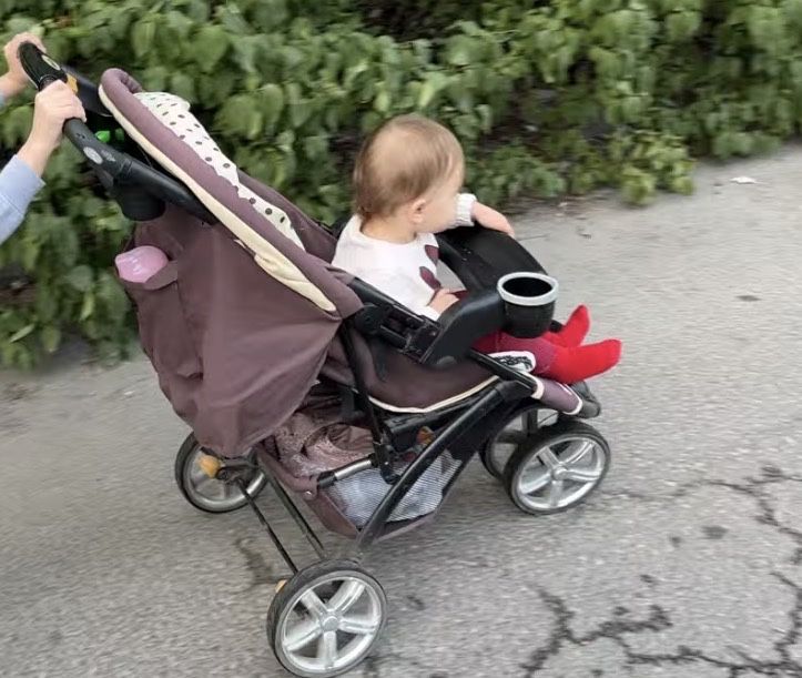 Детская прогулочная коляска