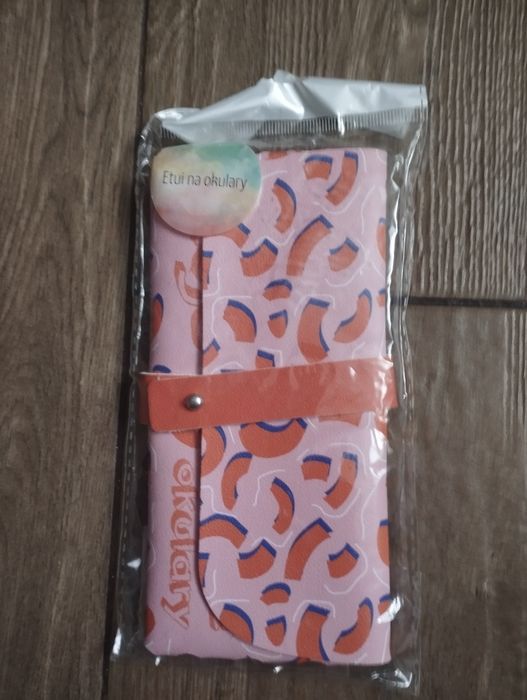 Etui na  okulary