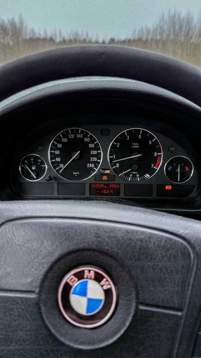 BMW 525i 2.5 красуня E39 1997 рв