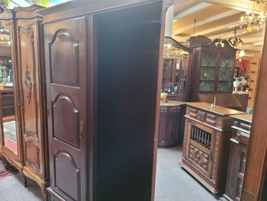 Three-Door Wardrobe – Good Overall Condition with Key and Mirror64584263052803123