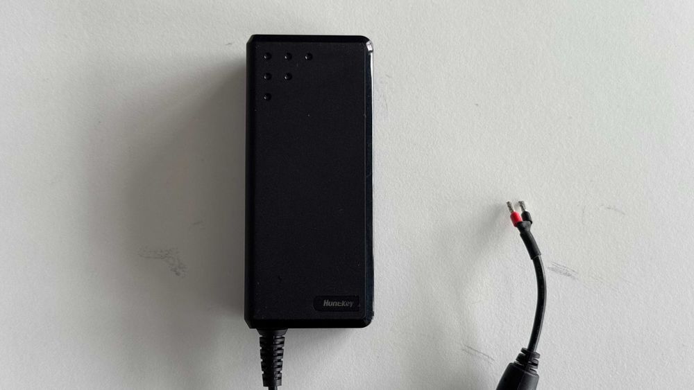 Transformador HuntKey (12.0V - 5.0A - 60W) - NOVO