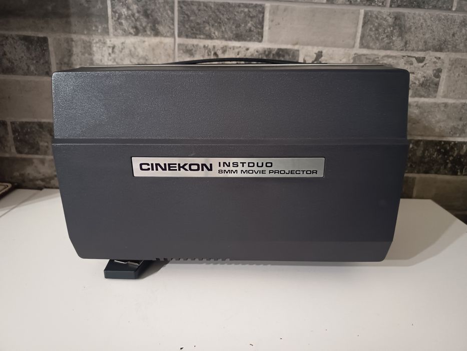 Cinekon projector