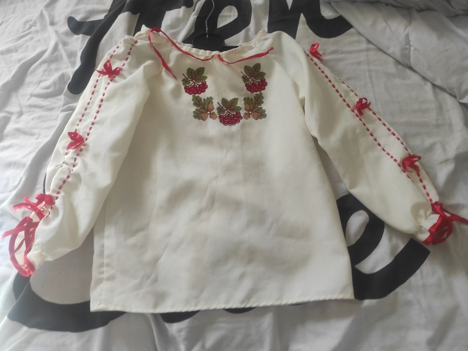 Продам вишиванку .