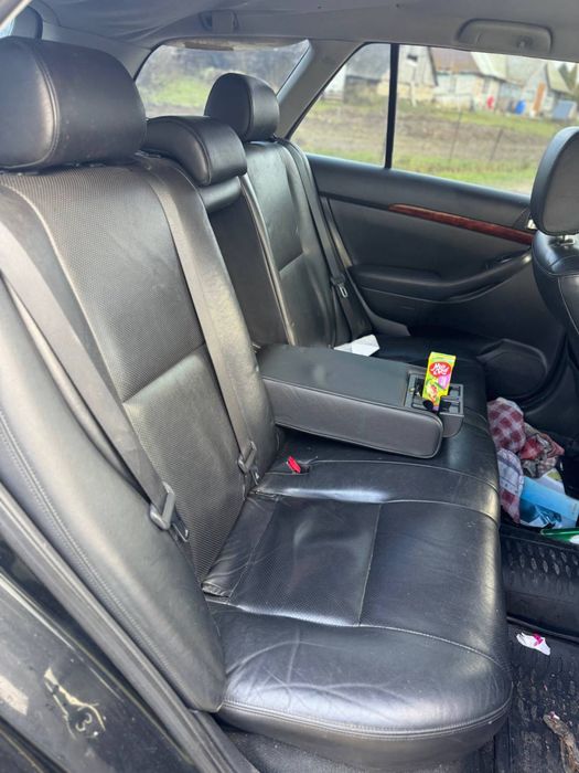 Toyota Avensis 2.0, 4D, 2005 рік, механіка,преміум комплектація.