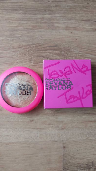 Mac House of petunia poudre de finition 7.5 g