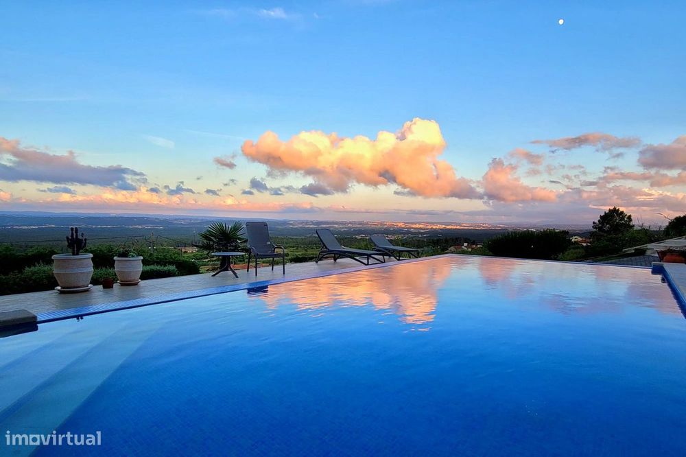 Exclusividade e Vistas de Mar e Serra em Serra do Bouro