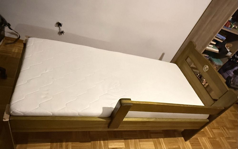 Lóżko dIeczięce 80*160 drewniane+ materas