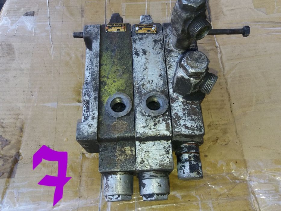 Розподільники гідравлічні