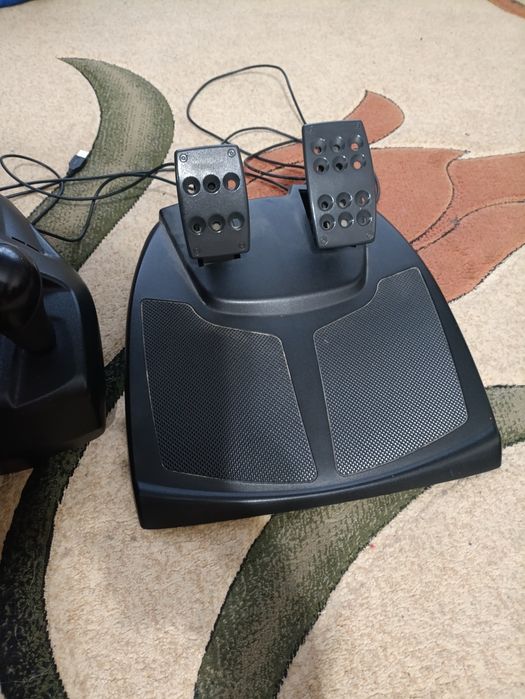 Продам ігрове кермо Logitech Momo Racing