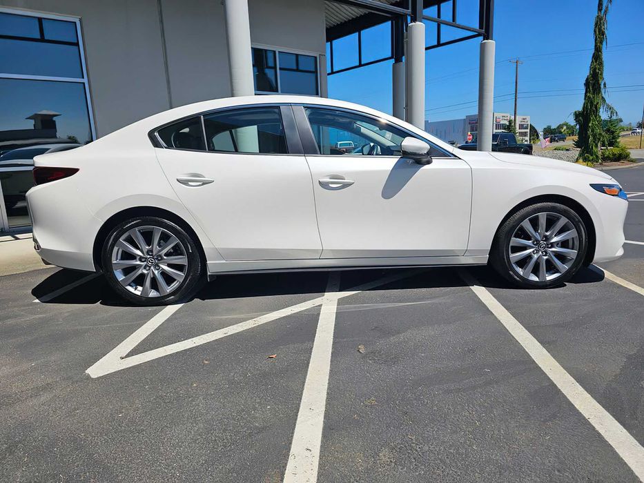 Mazda 3 Preferred      2025