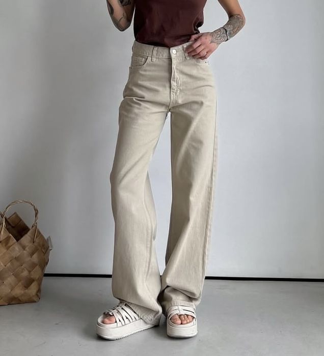 Пісочні джинси прямого крою Lovest,26 розмір.