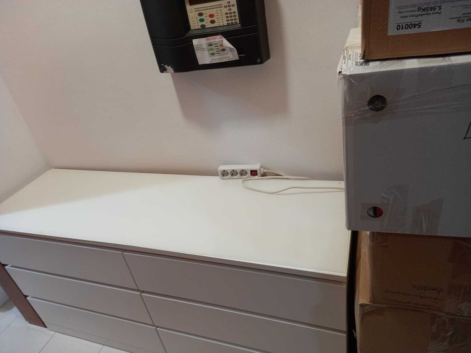 Comoda de 6 gavetas com tampo de vidro