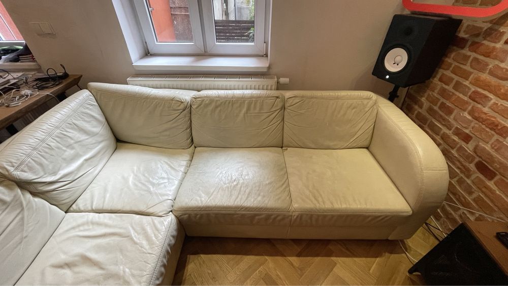 Narożnik skórzany kremowy, rozkladany z pojemnikiem