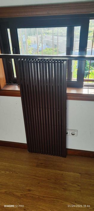 Janelas aluminio com grade ou estores, varios tamanhos, cor castanho