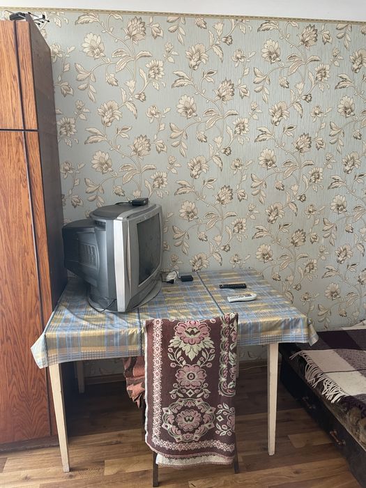 Без комунальних! Пропонуємо в оренду кімнату в 3-кімнатній квартирі!