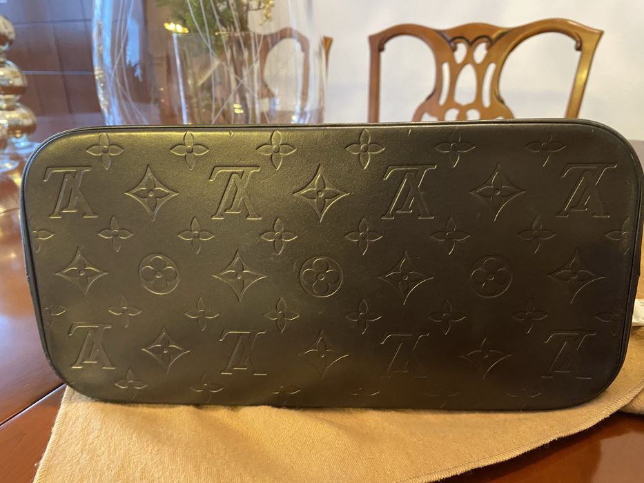 Malara luiz Vitton em pele