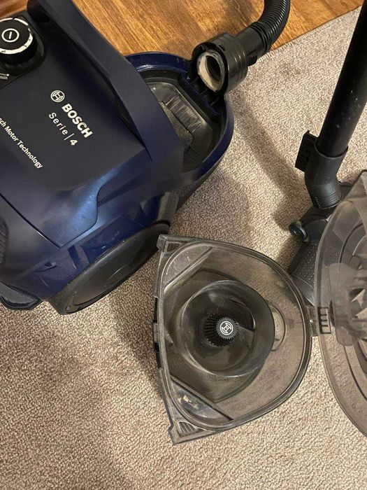 Пилосос Bosch BGS21X320