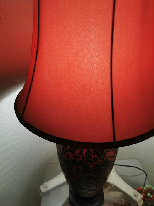 Lampa duża stojąca (komoda, konsola, postument itp)