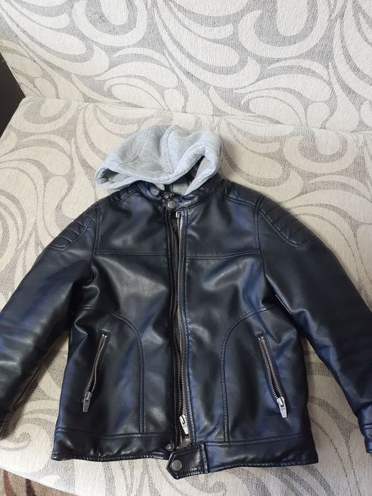 Продам куртку ZAPA