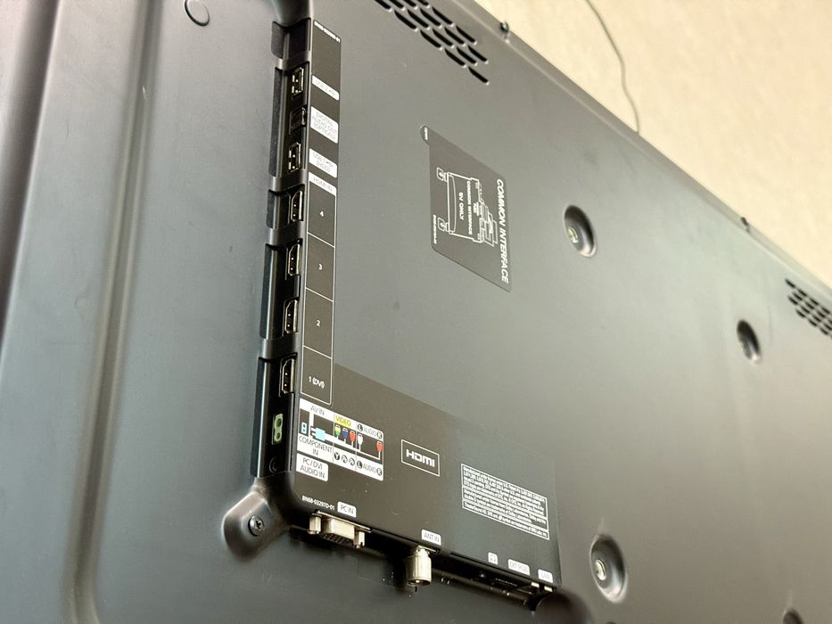 РК Телевізор Samsung UE40D5500 40 Дюймів Смарт ТВ Самсунг Smart