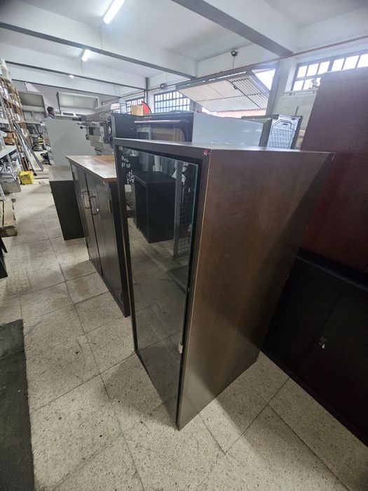 Armário escritório porta vidro