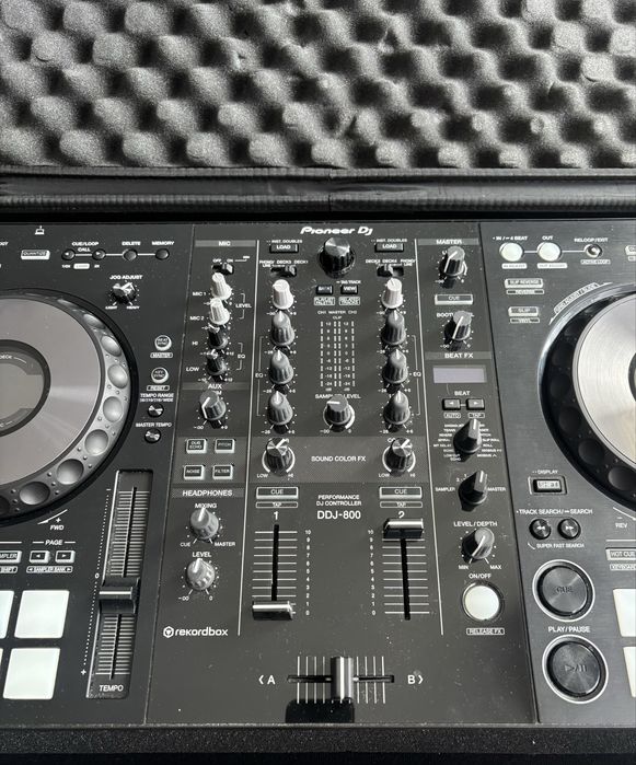Konsola DDJ 800 + Case