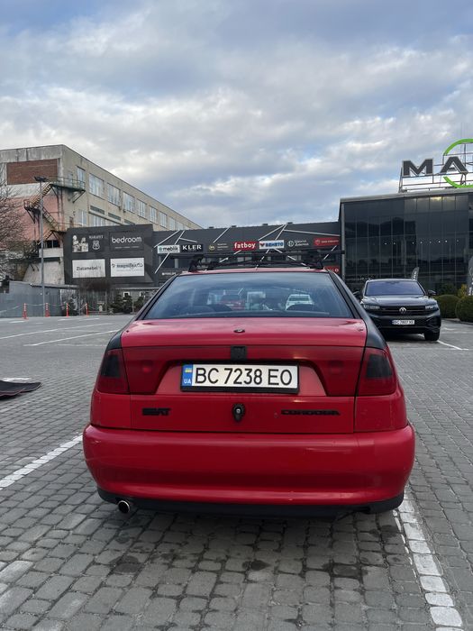 SEAT Cordoba 1.6 (1994)ОПИС