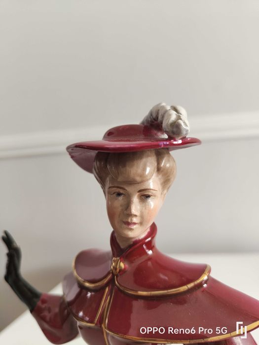 Figura | Dama Antiga | Fábrica de Loiça de Sacavém