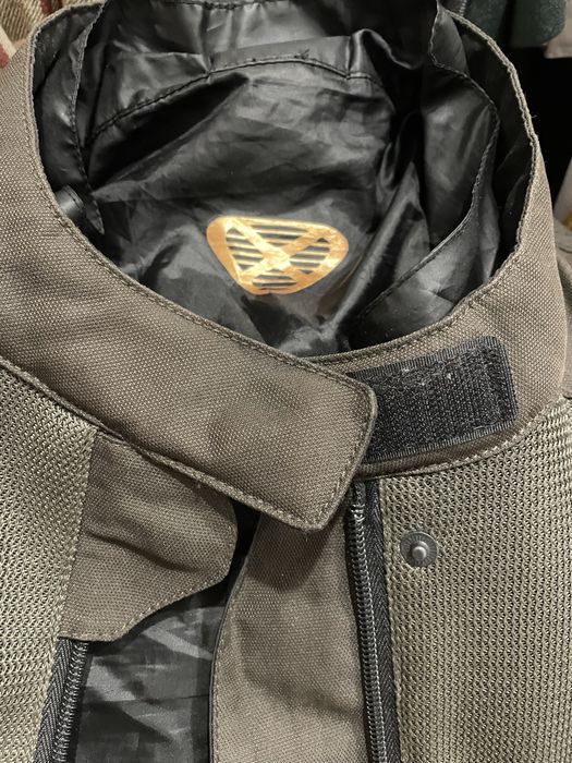 Blusão castanho serve para moto e outros, marca Ixon, tamanho M