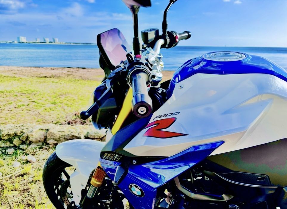 BMW  F900r como nova c/garantia
