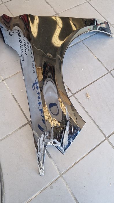 Guarda lamas  esq mercedes Cla 2015