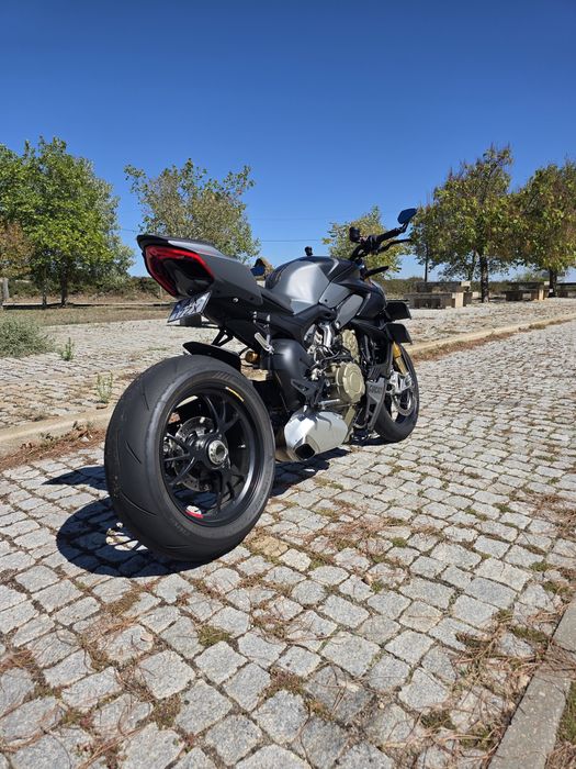ducati streetfighter v4s