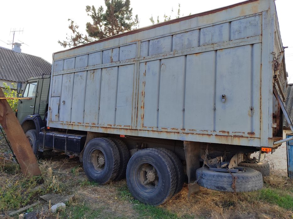 Камаз з прицепом