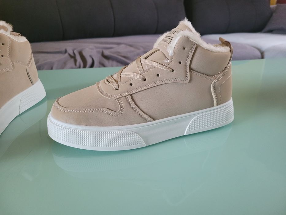 Nowe buty zimowe ocieplane