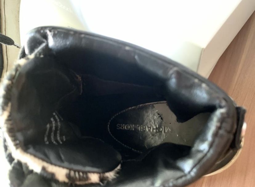 Трендові кросівки michael kors