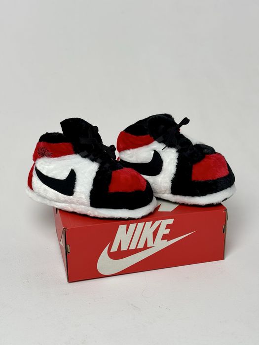 Kapcie pluszowe jak Nike Jordan 1